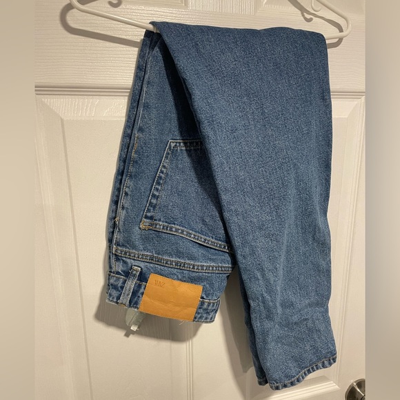 Zara - Straight Leg Mom Jeans - Picture 2 of 4